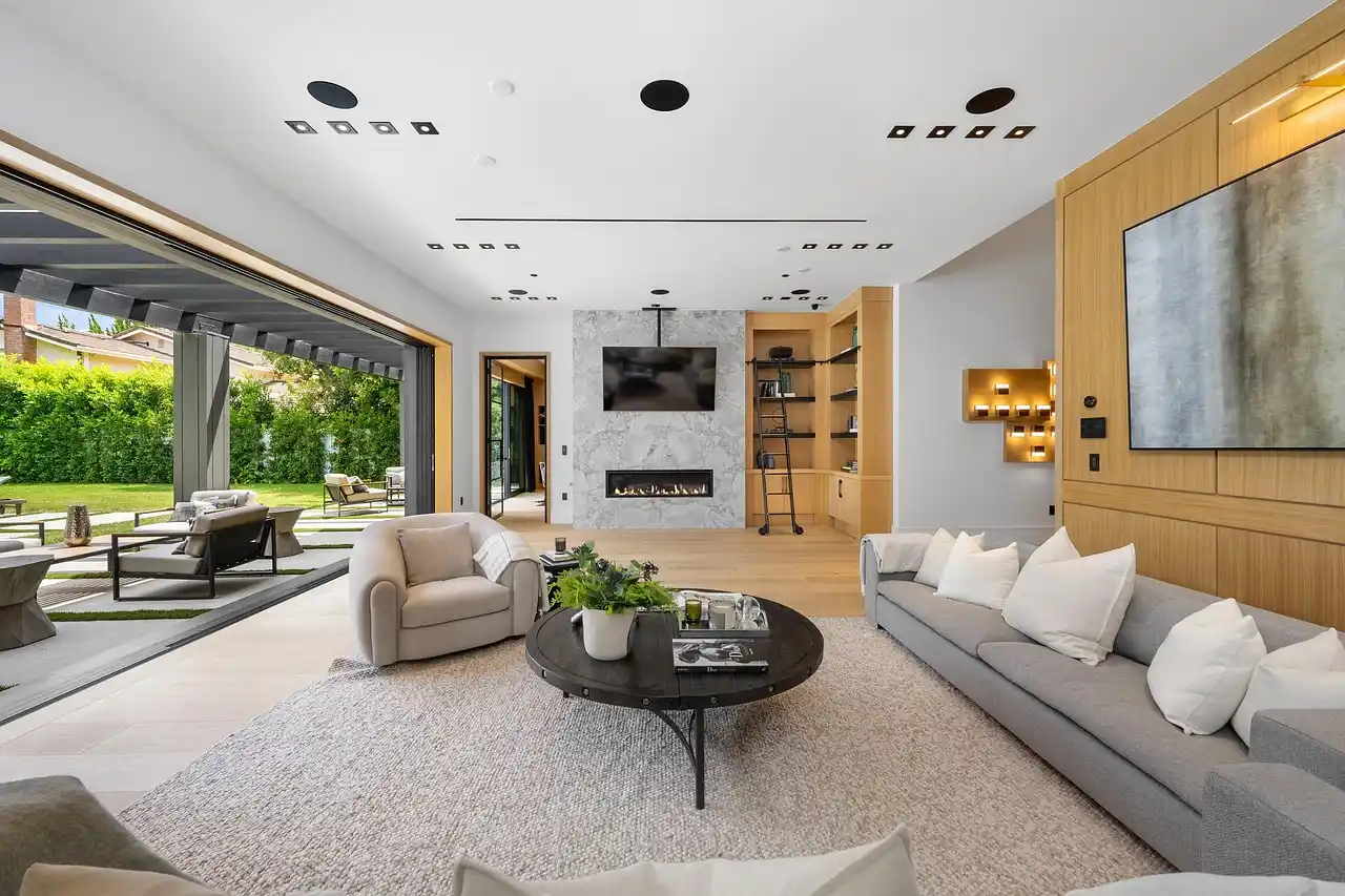 Window Tint for Home: Energy, Privacy & Comfort